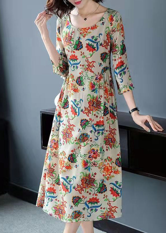 Classic Vintage Dress with a Flattering Fit