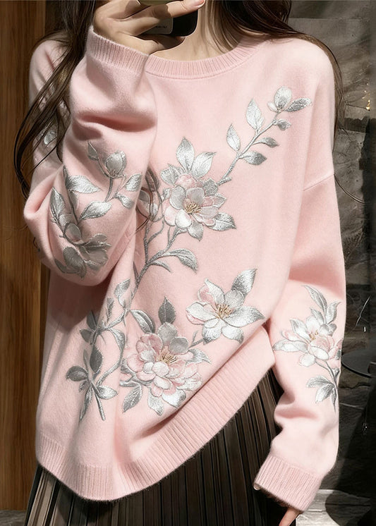 Well Tailored Sweater with a Graceful Silhouette