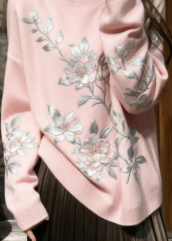 Well Tailored Sweater with a Graceful Silhouette