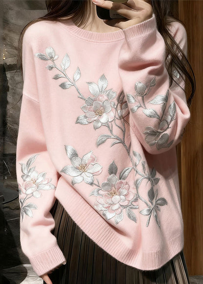 Well Tailored Sweater with a Graceful Silhouette