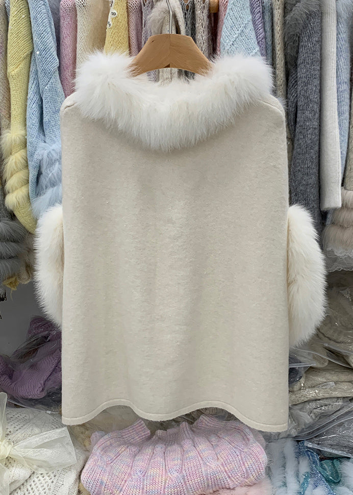 Well Tailored Sweater with a Graceful Silhouette