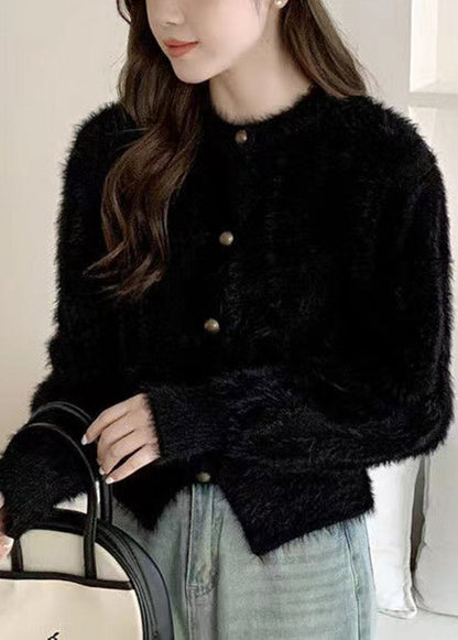 Effortlessly Elegant Cardigan with a Timeless Design