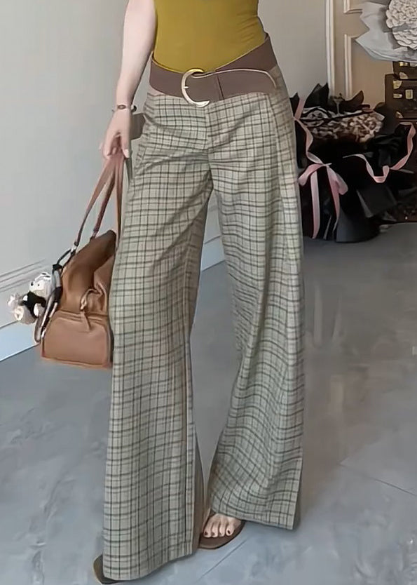 Classic Vintage Pants with a Flattering Fit