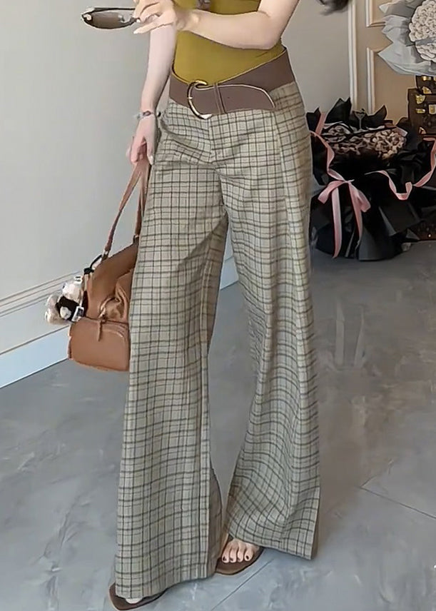 Classic Vintage Pants with a Flattering Fit