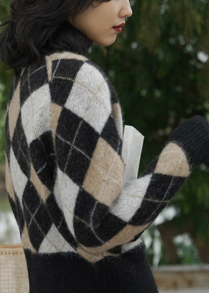 A Vintage Style Coat with Delicate Timeless Details