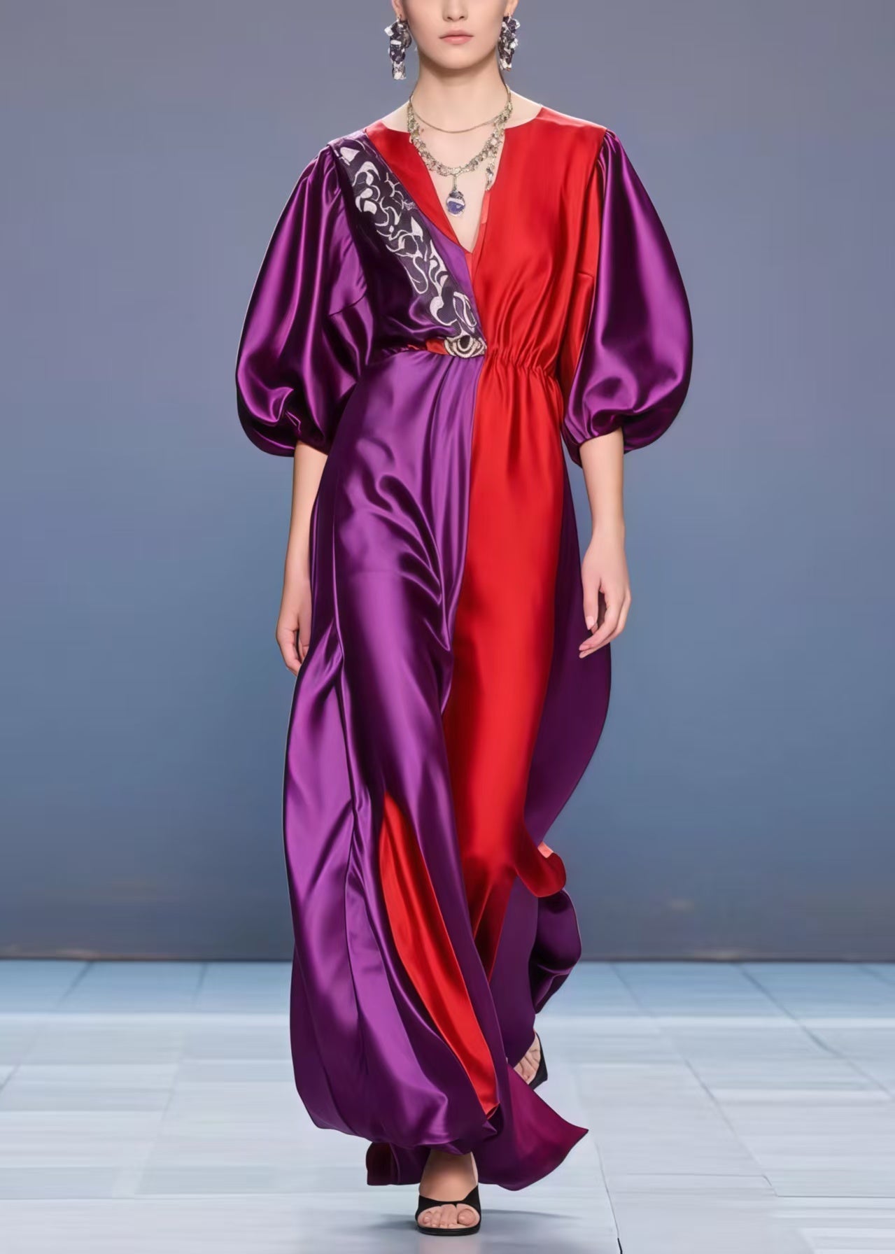 Beautifully Finished Dress in a Timeless Design