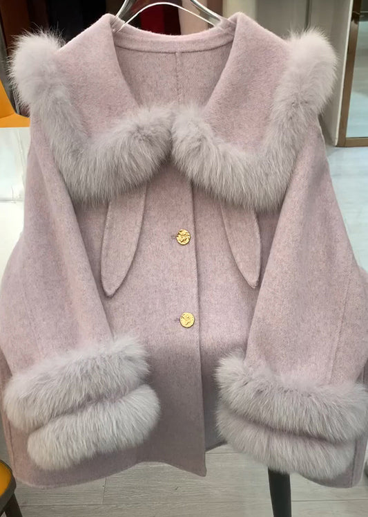 Effortlessly Elegant Coat with a Timeless Design