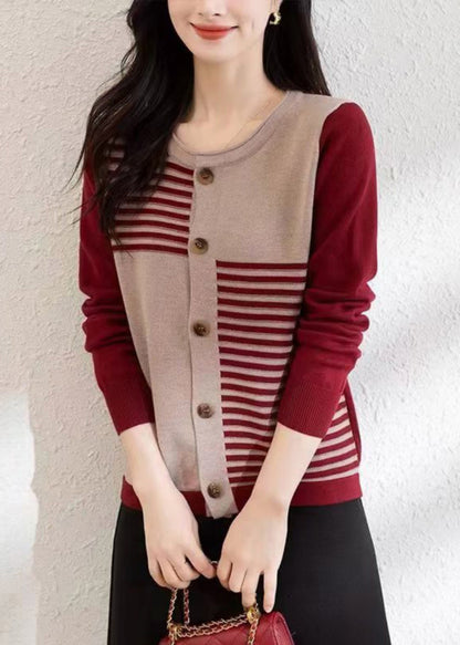 Effortlessly Elegant Cardigan with a Timeless Design