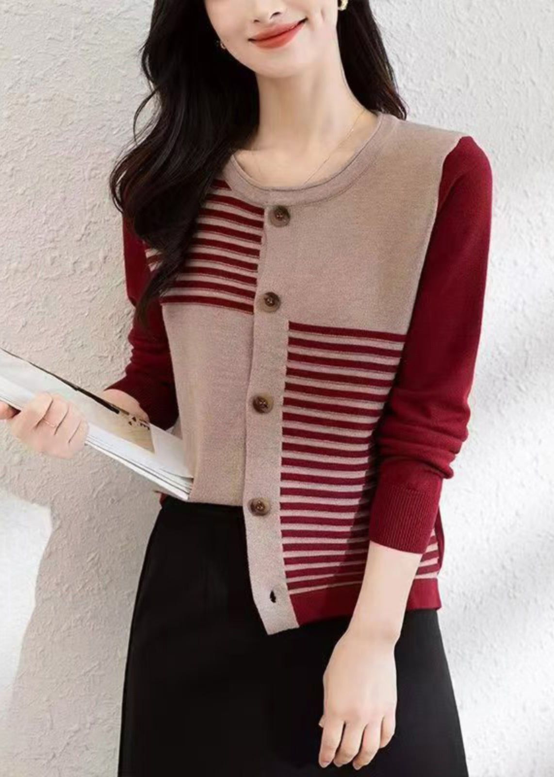 Effortlessly Elegant Cardigan with a Timeless Design