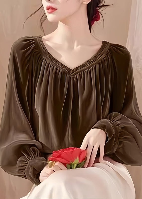 Effortlessly Elegant Top with a Timeless Design