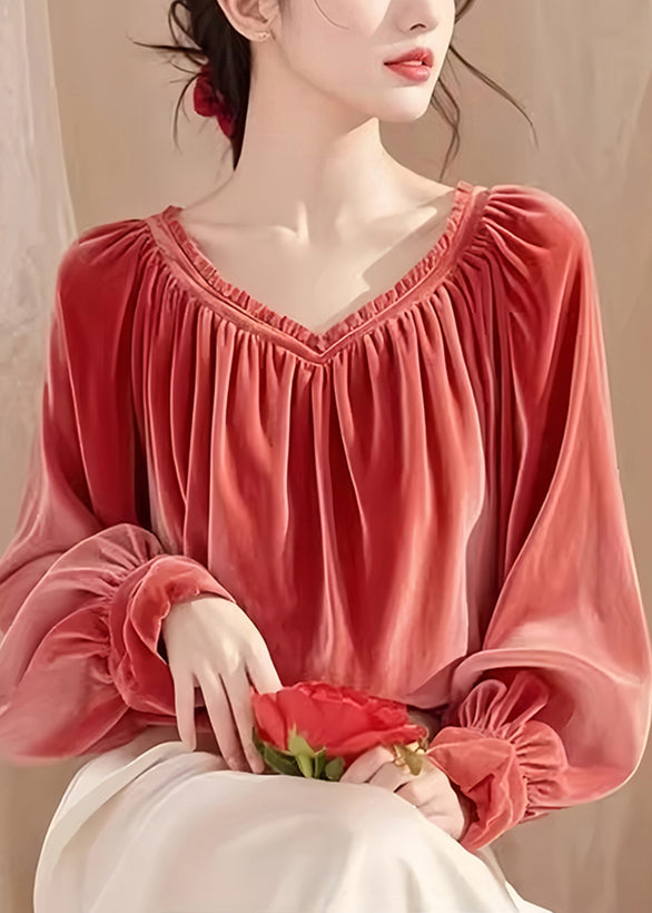 Effortlessly Elegant Top with a Timeless Design
