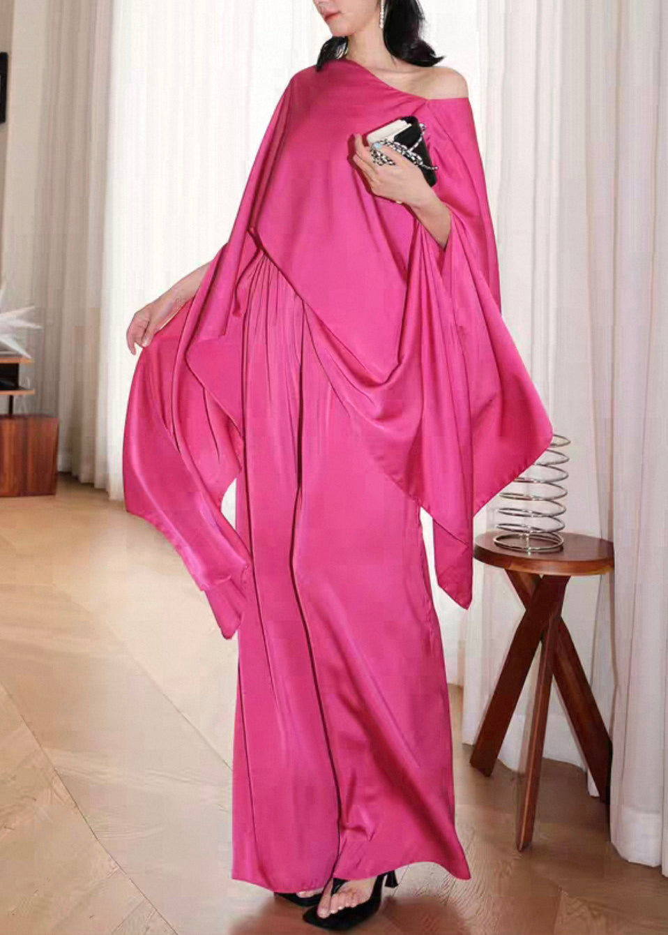 Effortlessly Elegant Garment with a Timeless Design