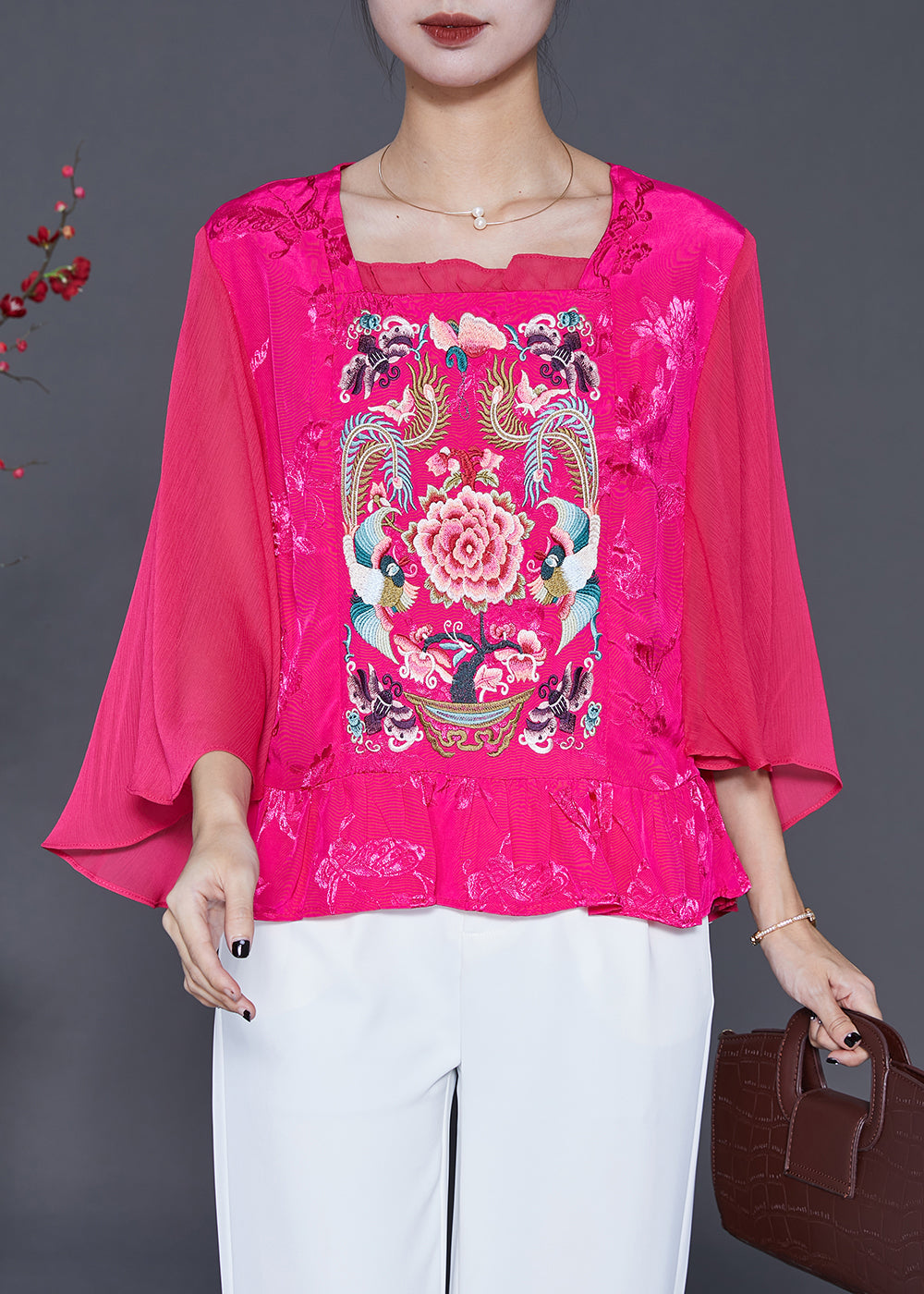 Sophisticated Blouse with a Clean Classic Look