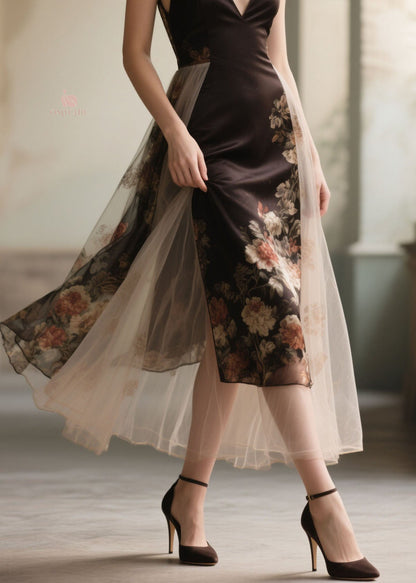 Beautifully Finished Dress in a Timeless Design