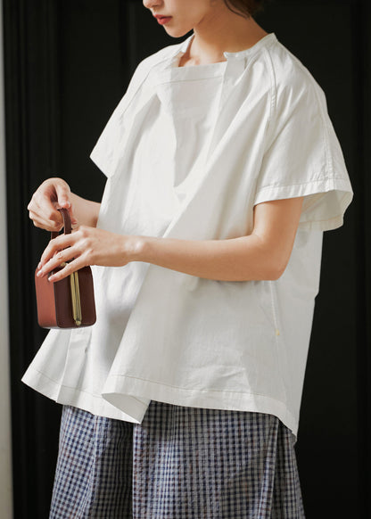 Effortlessly Elegant Top with a Timeless Design
