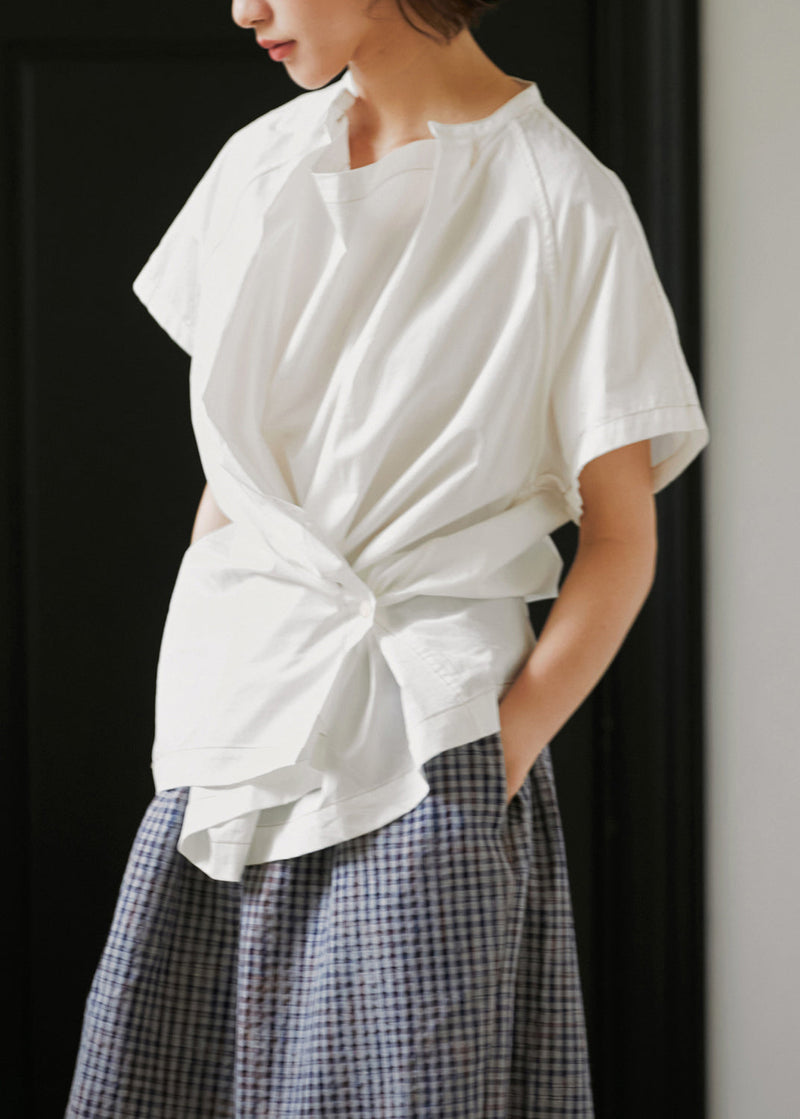 Effortlessly Elegant Top with a Timeless Design
