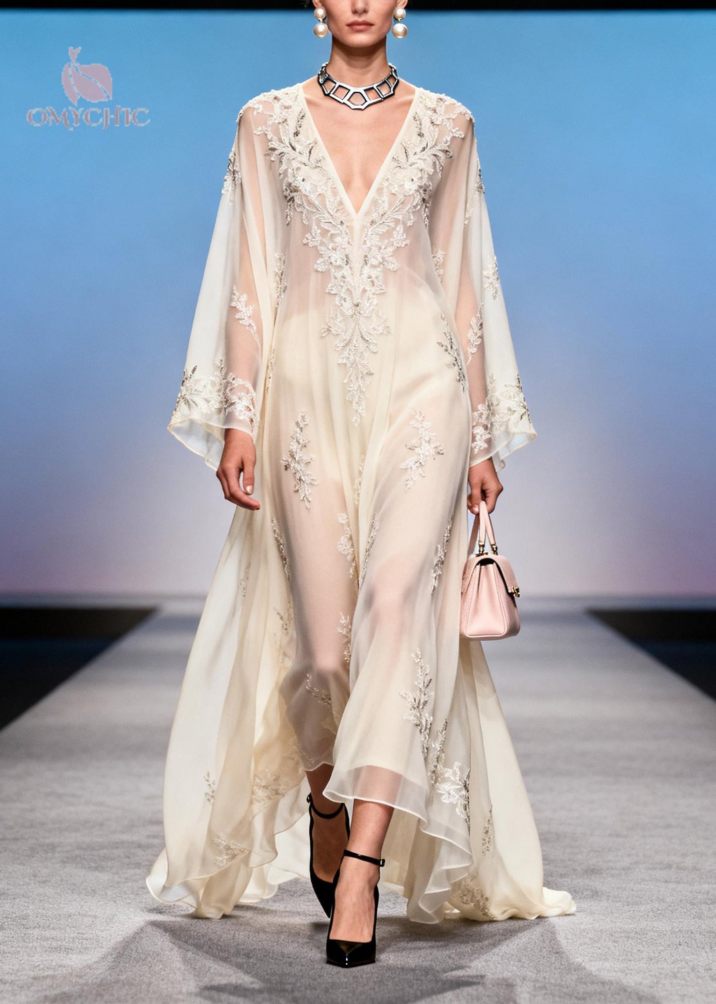 Beautifully Finished Dress in a Timeless Design