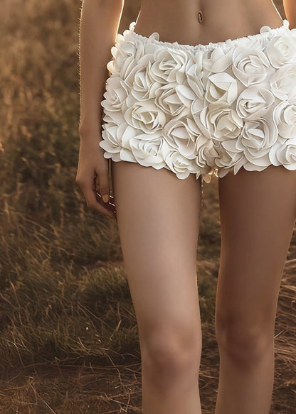 Well Tailored Pants with a Graceful Silhouette