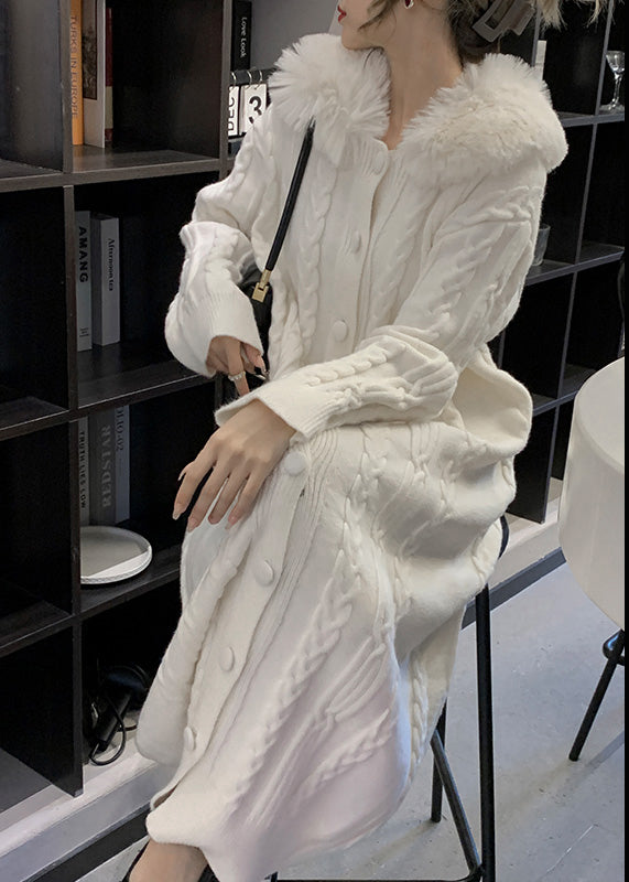 Effortlessly Elegant Sweater with a Timeless Design