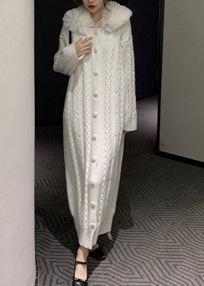 Effortlessly Elegant Sweater with a Timeless Design