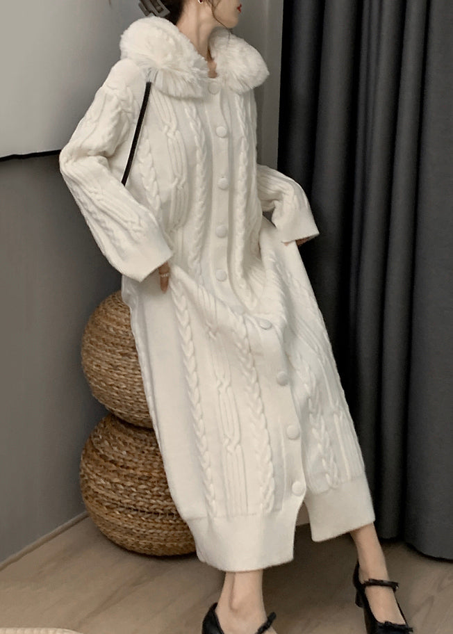 Effortlessly Elegant Sweater with a Timeless Design