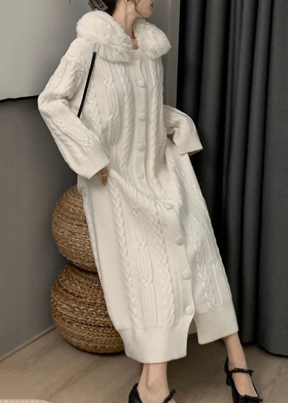 Effortlessly Elegant Sweater with a Timeless Design