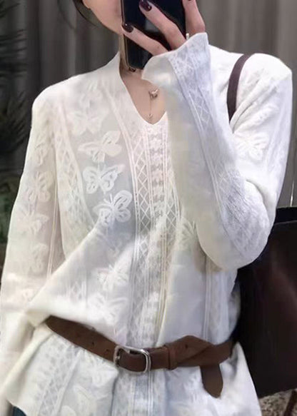 Effortlessly Elegant Top with a Timeless Design