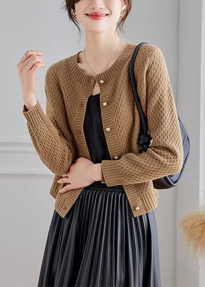 Well Tailored Cardigan with a Graceful Silhouette