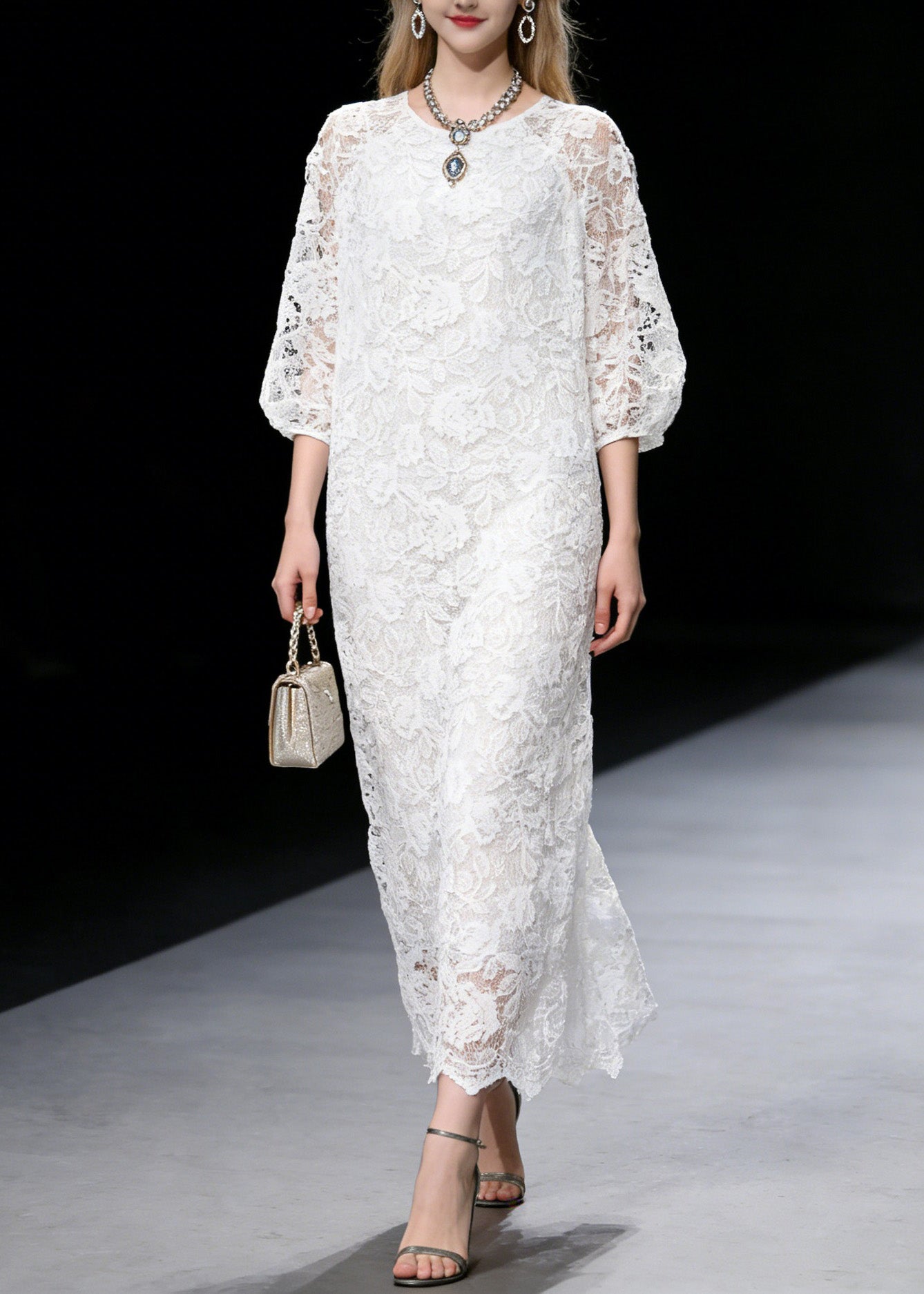 Beautifully Finished Dress in a Timeless Design