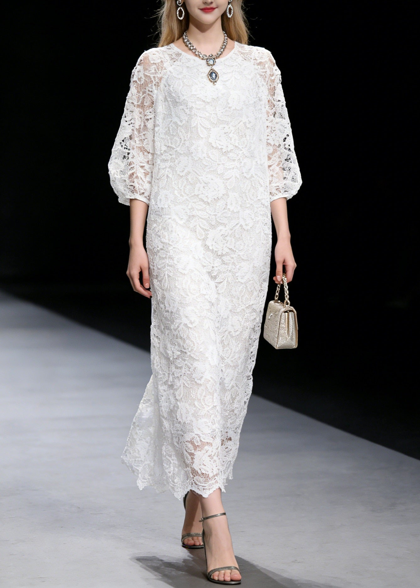 Beautifully Finished Dress in a Timeless Design