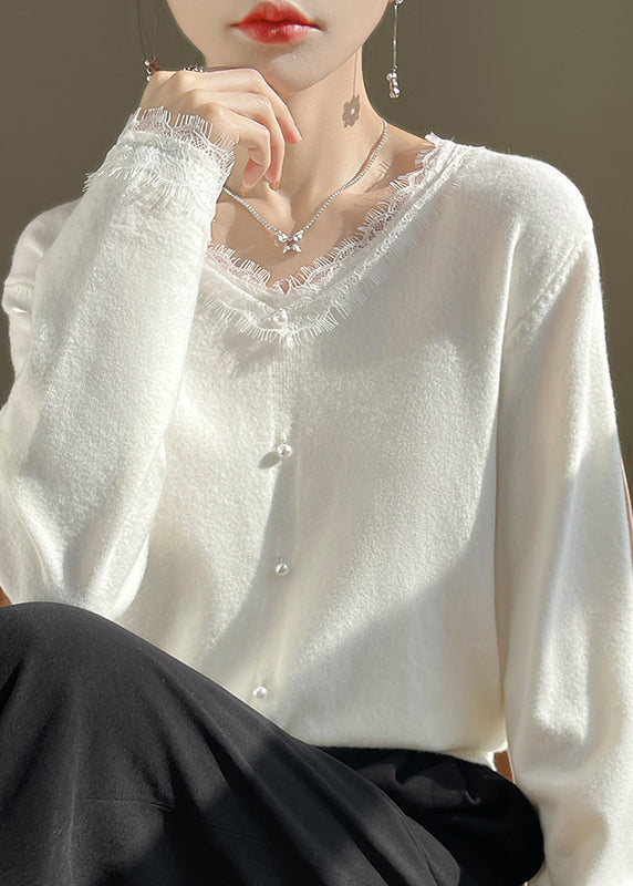 Well Tailored Sweater with a Graceful Silhouette