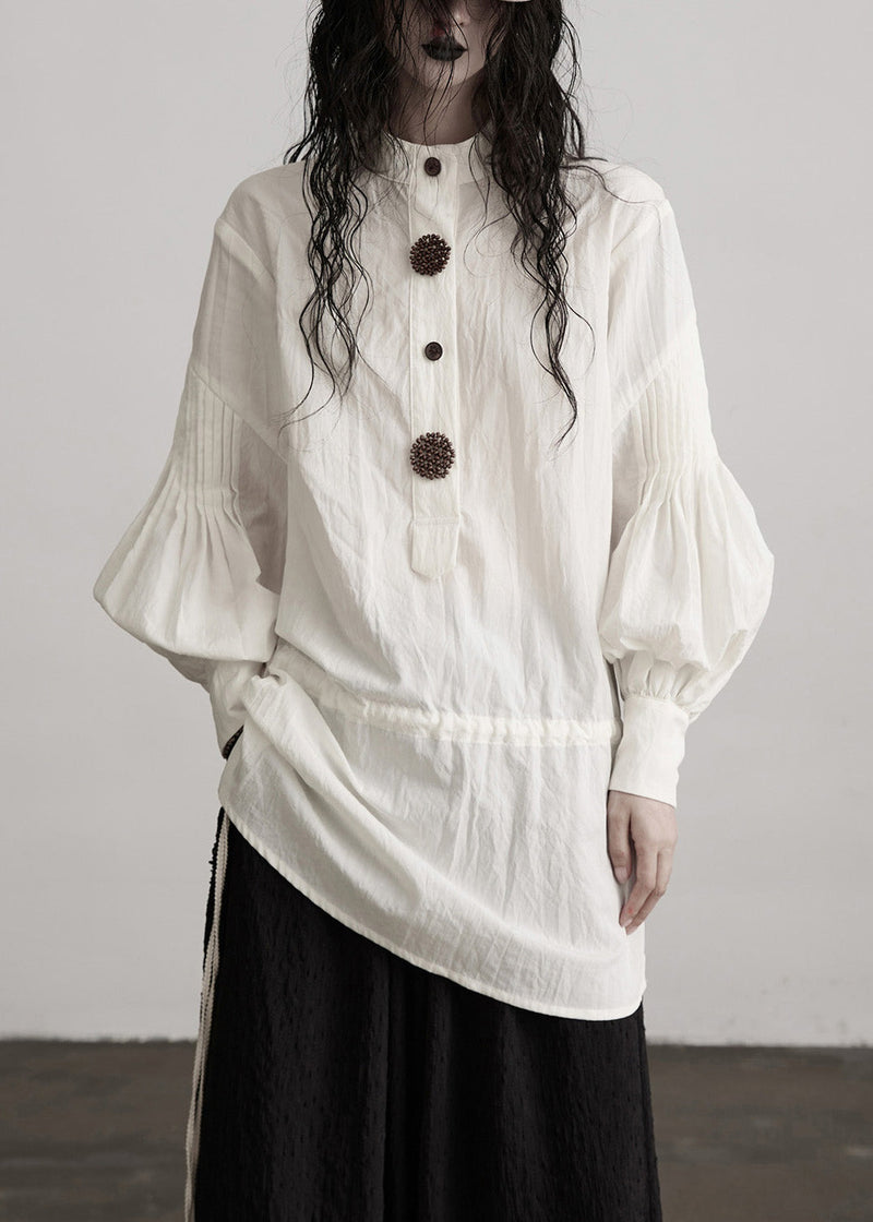 Effortlessly Elegant Top with a Timeless Design