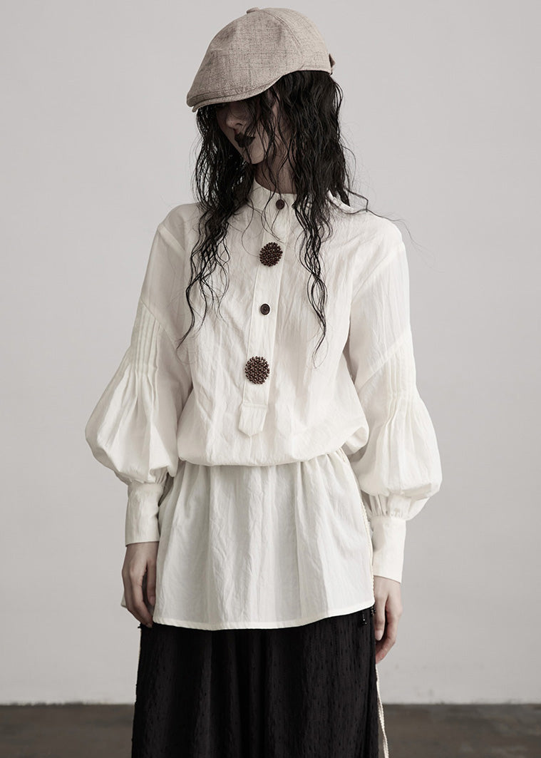 Effortlessly Elegant Top with a Timeless Design