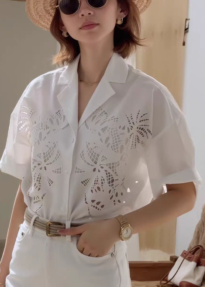 Well Tailored Top with a Graceful Silhouette