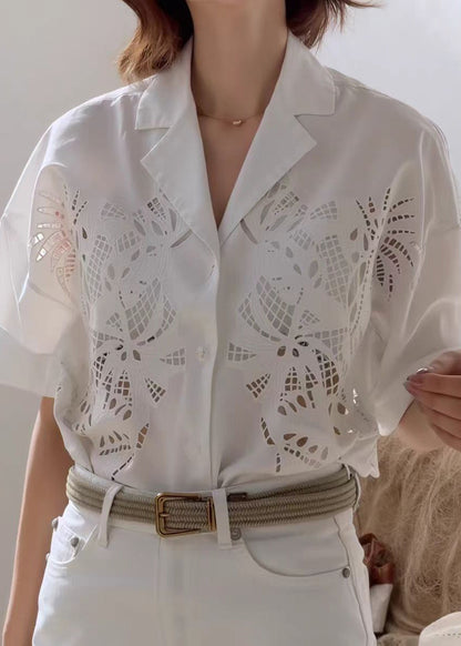 Well Tailored Top with a Graceful Silhouette