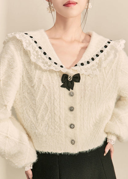 Classic Vintage Sweater with a Flattering Fit