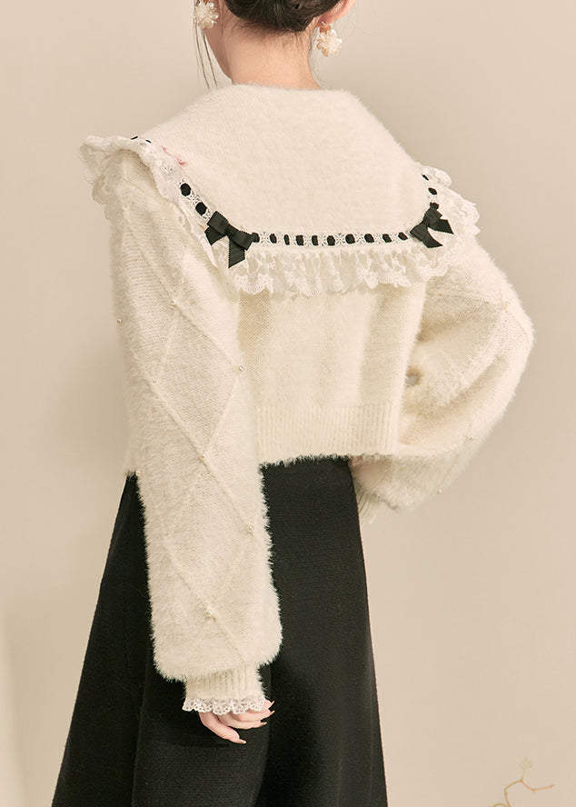 Classic Vintage Sweater with a Flattering Fit