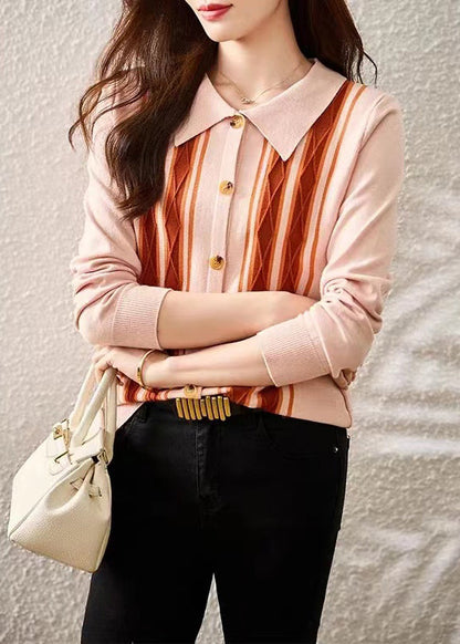 Classic Vintage Sweater with a Flattering Fit