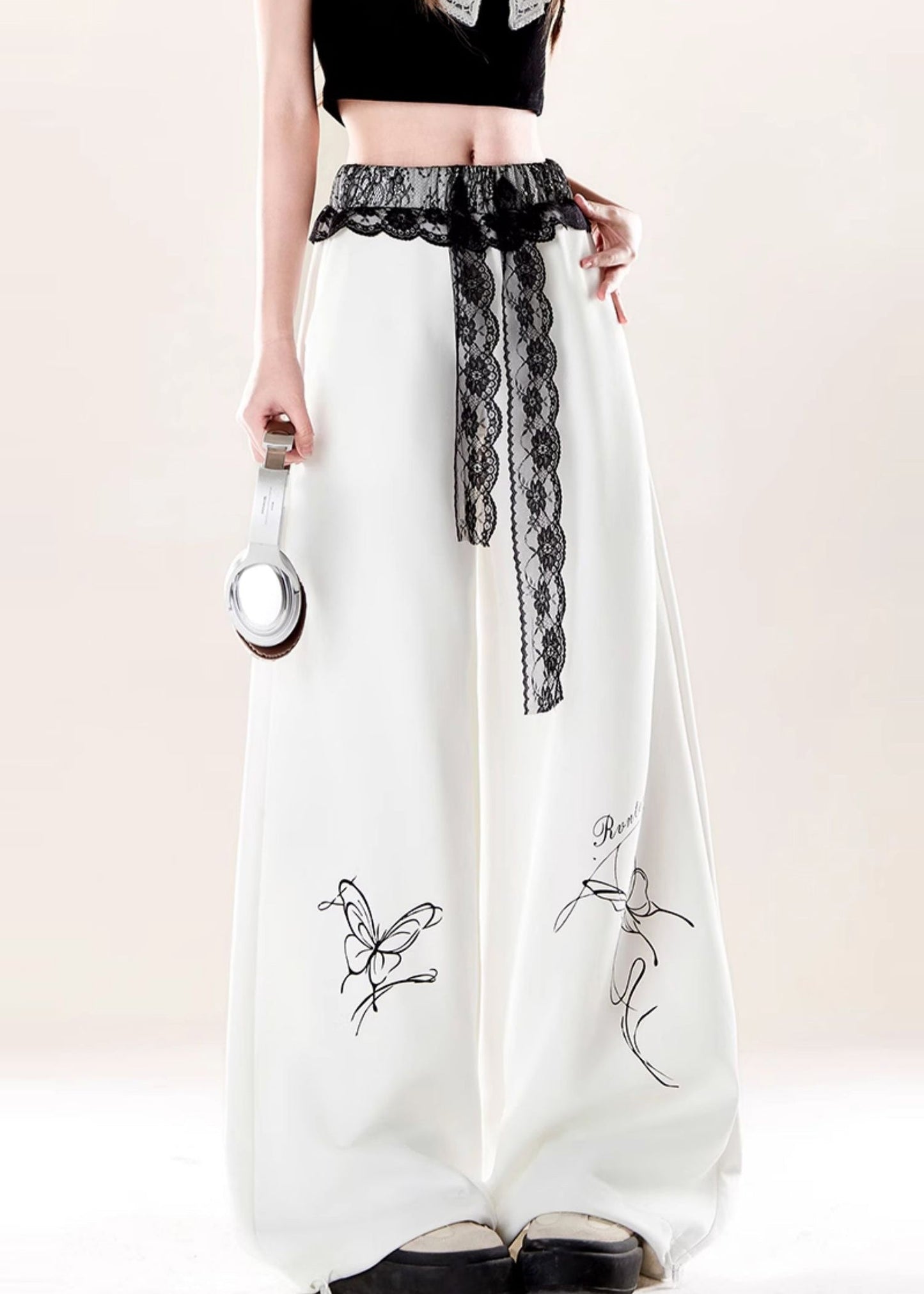 Elegantly Styled Pants for Everyday Wear