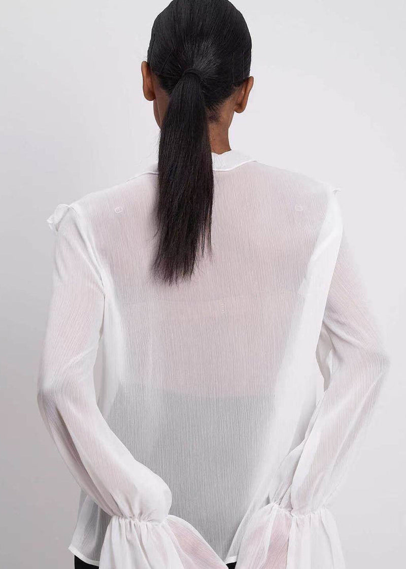 Effortlessly Elegant Shirt with a Timeless Design