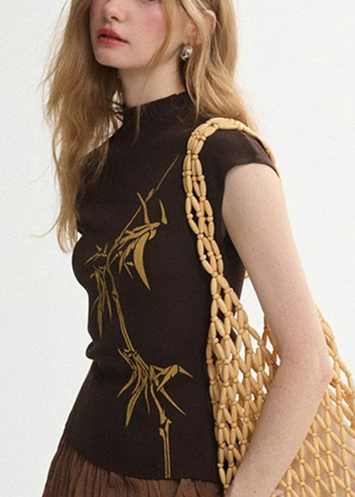 Beautifully Finished Top in a Timeless Design
