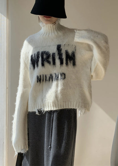 Well Tailored Sweater with a Graceful Silhouette