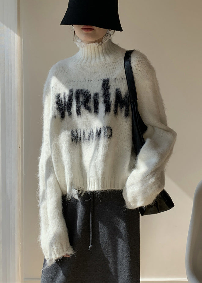 Well Tailored Sweater with a Graceful Silhouette