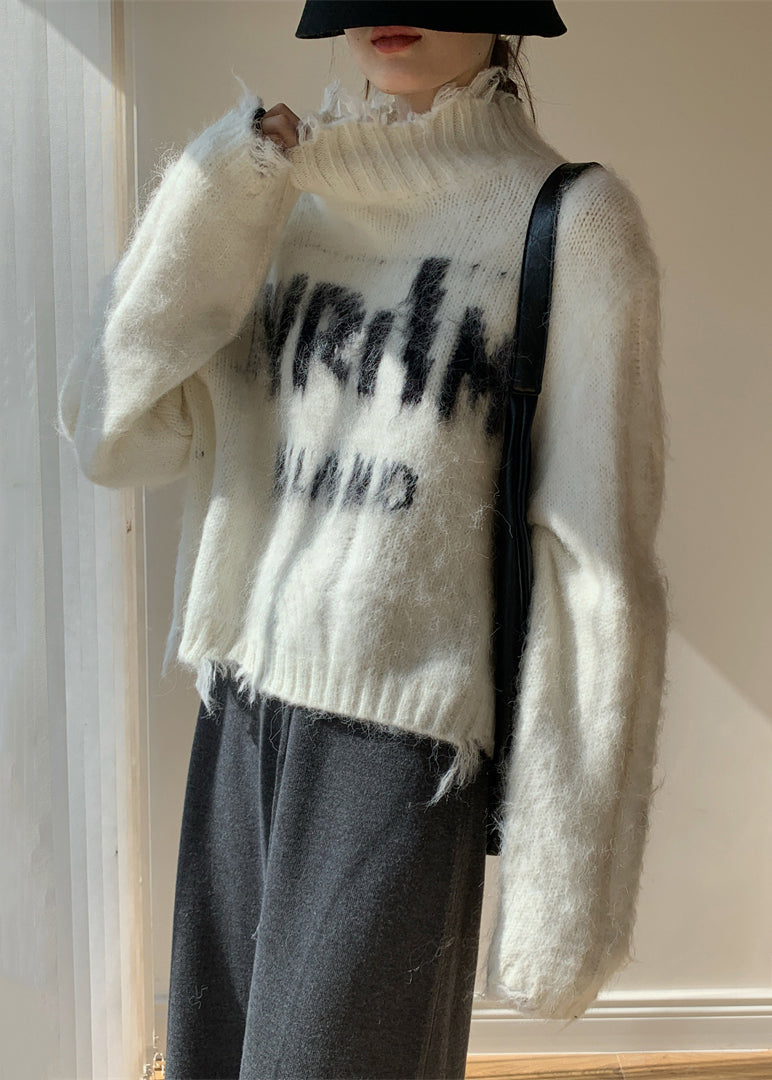 Well Tailored Sweater with a Graceful Silhouette