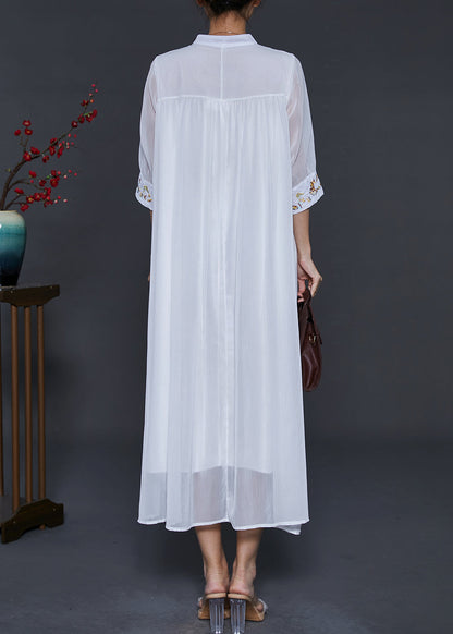 Beautifully Finished Dress in a Timeless Design