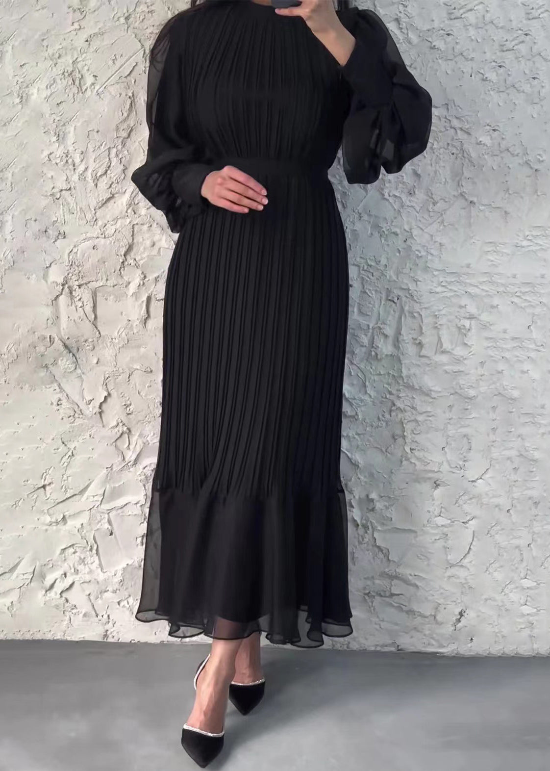 Classic Vintage Dress with a Flattering Fit