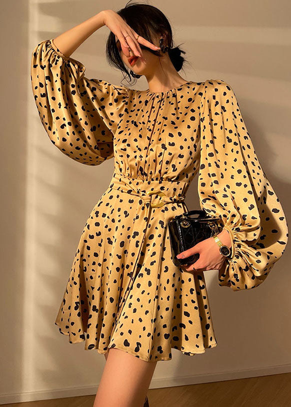 Well Tailored Dress with a Graceful Silhouette