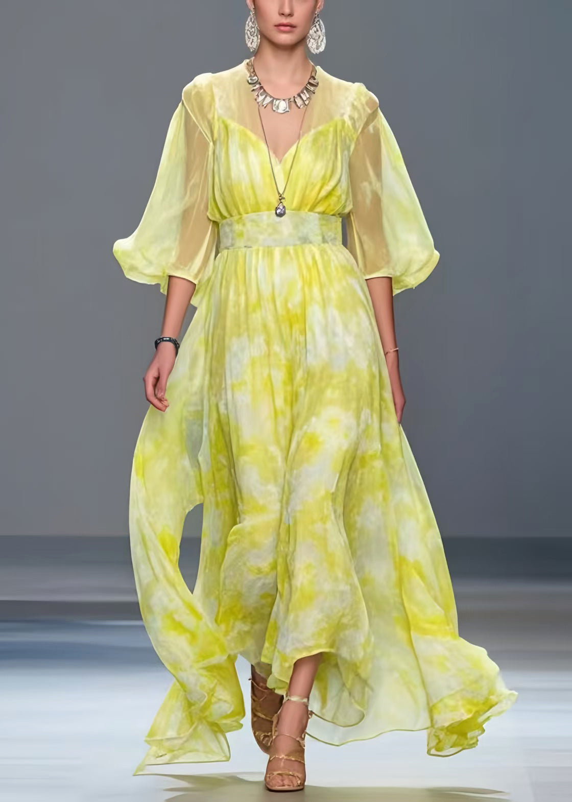 Well Tailored Dress with a Graceful Silhouette