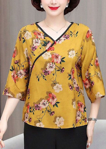 A Vintage Style Top with Delicate Timeless Details