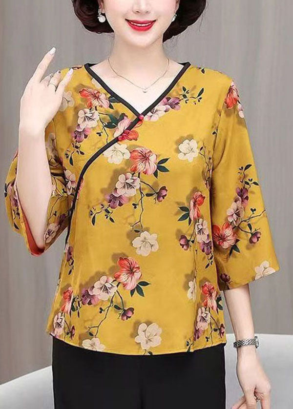 A Vintage Style Top with Delicate Timeless Details